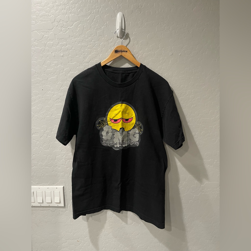 Original Medical Group Smoking Smiley Face Shirt Large